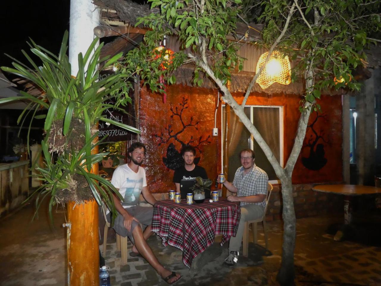 Ngo Khanh Homestay Tân Hiệ Екстериор снимка