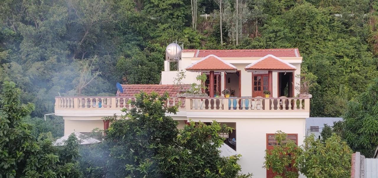 Ngo Khanh Homestay Tân Hiệ Екстериор снимка